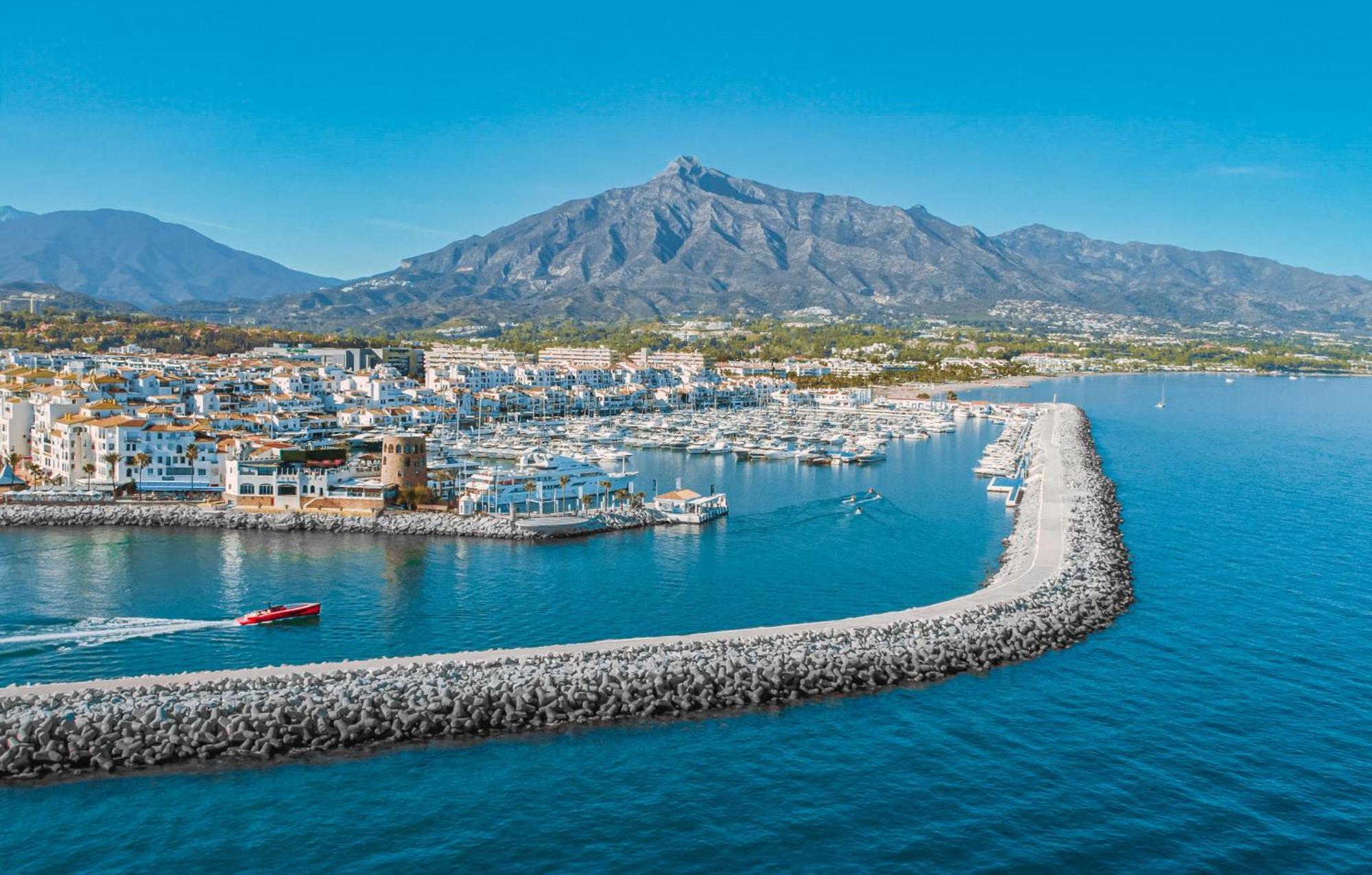 Apartment Luxury Penthouse In The Heart Of Puerto Banus